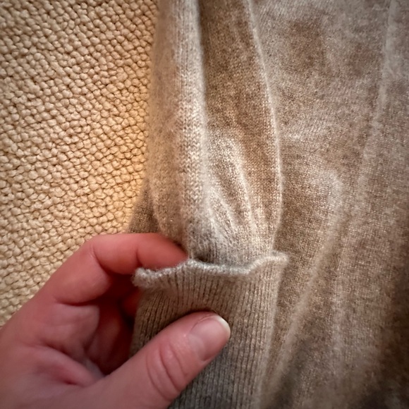 Cashmere cardigan with cuffed sleeves - Picture 7 of 9